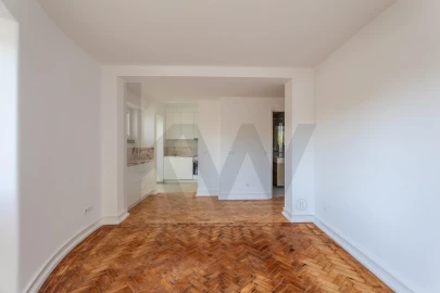 Apartamento T2 para Arrendamento em Campolide