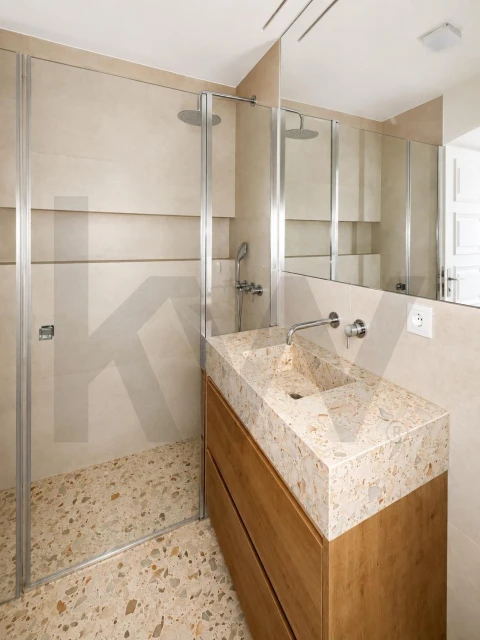 Apartamento T2 para Arrendamento em Campolide