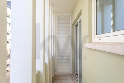Apartamento T2 para Arrendamento em Campolide