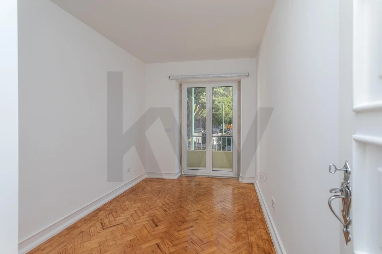 Apartamento T2 para Arrendamento em Campolide Foto 19