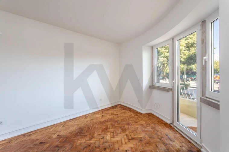 Apartamento T2 para Arrendamento em Campolide Foto 12