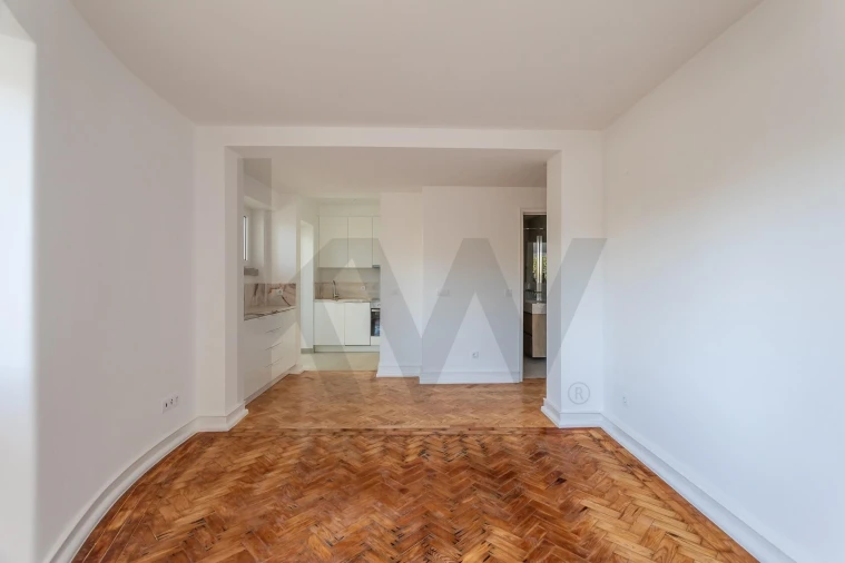 Apartamento T2 para Arrendamento em Campolide Foto 11