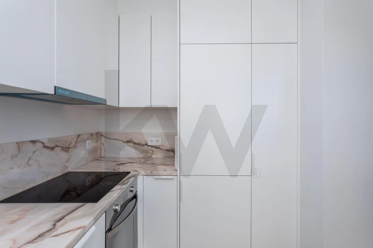 Apartamento T2 para Arrendamento em Campolide Foto 13