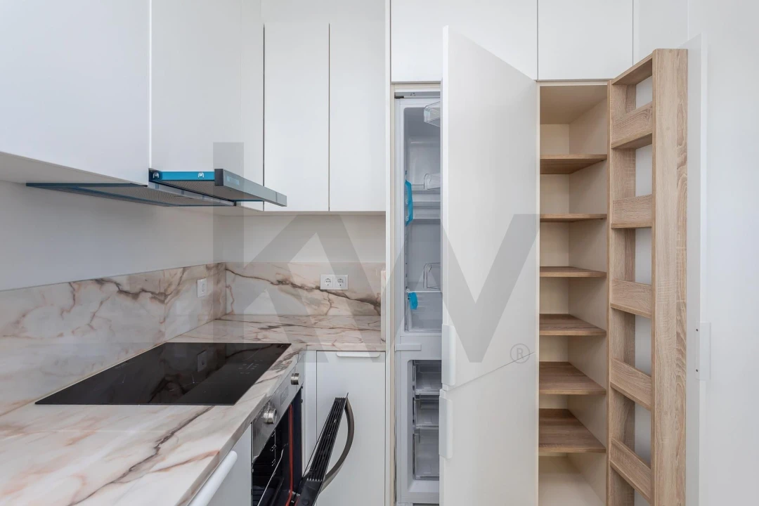 Apartamento T2 para Arrendamento em Campolide Foto 14