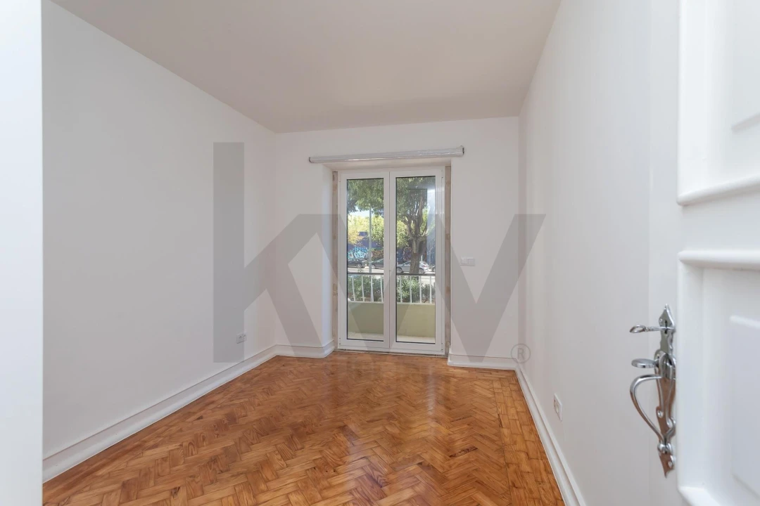 Apartamento T2 para Arrendamento em Campolide Foto 16