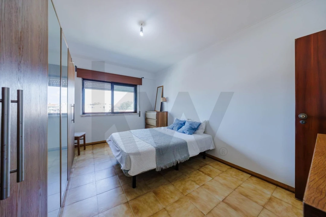 Apartamento T2 para Venda em Algueirão-Mem Martins Foto 6