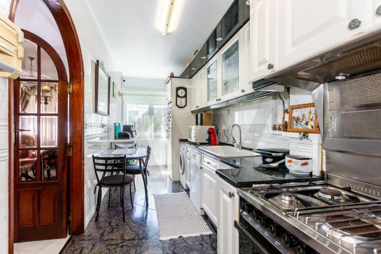 Apartamento T2 para Venda em Odivelas Foto 3