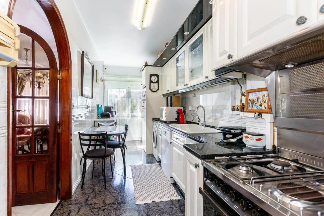 Apartamento T2 para Venda em Odivelas Foto 3