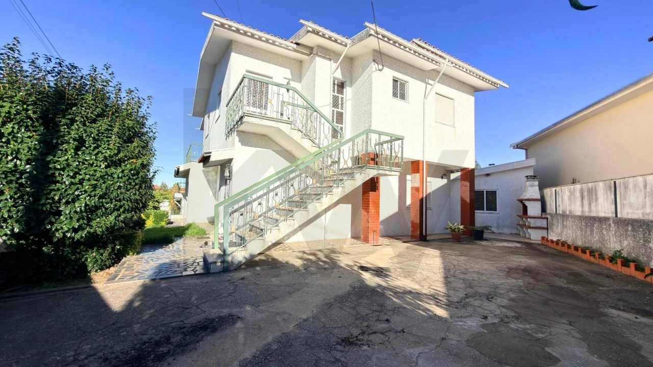 Moradia T3 para Venda em Vila de Cucujães Foto 4