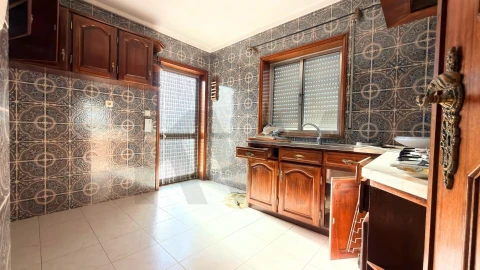 Moradia T3 para Venda em Vila de Cucujães