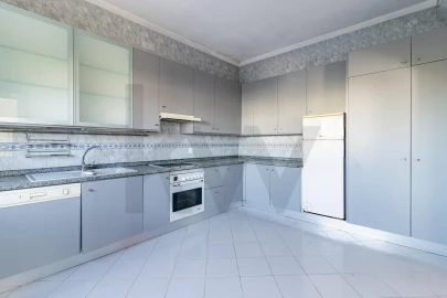 Moradia T3 para Venda em Vila de Cucujães
