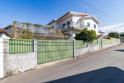 Moradia T3 para Venda em Vila de Cucujães