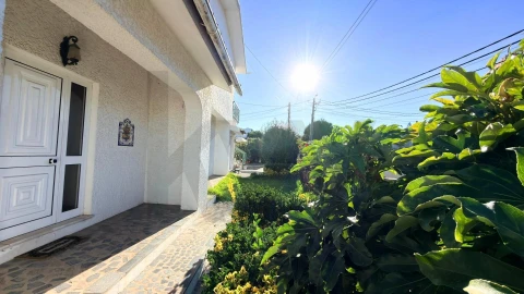 Moradia T3 para Venda em Vila de Cucujães