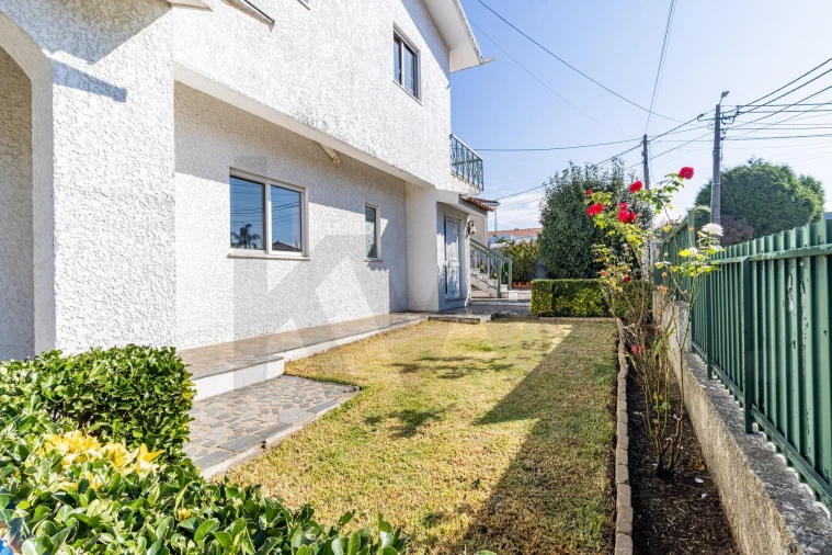 Moradia T3 para Venda em Vila de Cucujães Foto 46