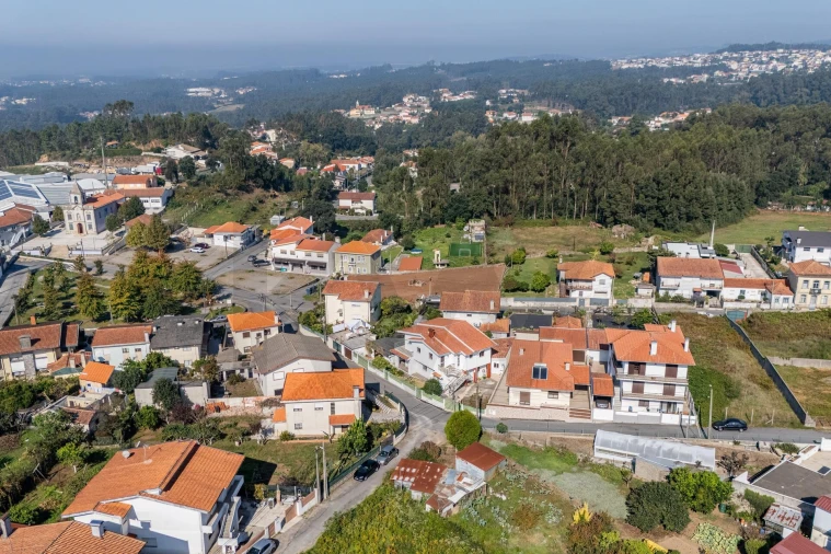 Moradia T3 para Venda em Vila de Cucujães Foto 4