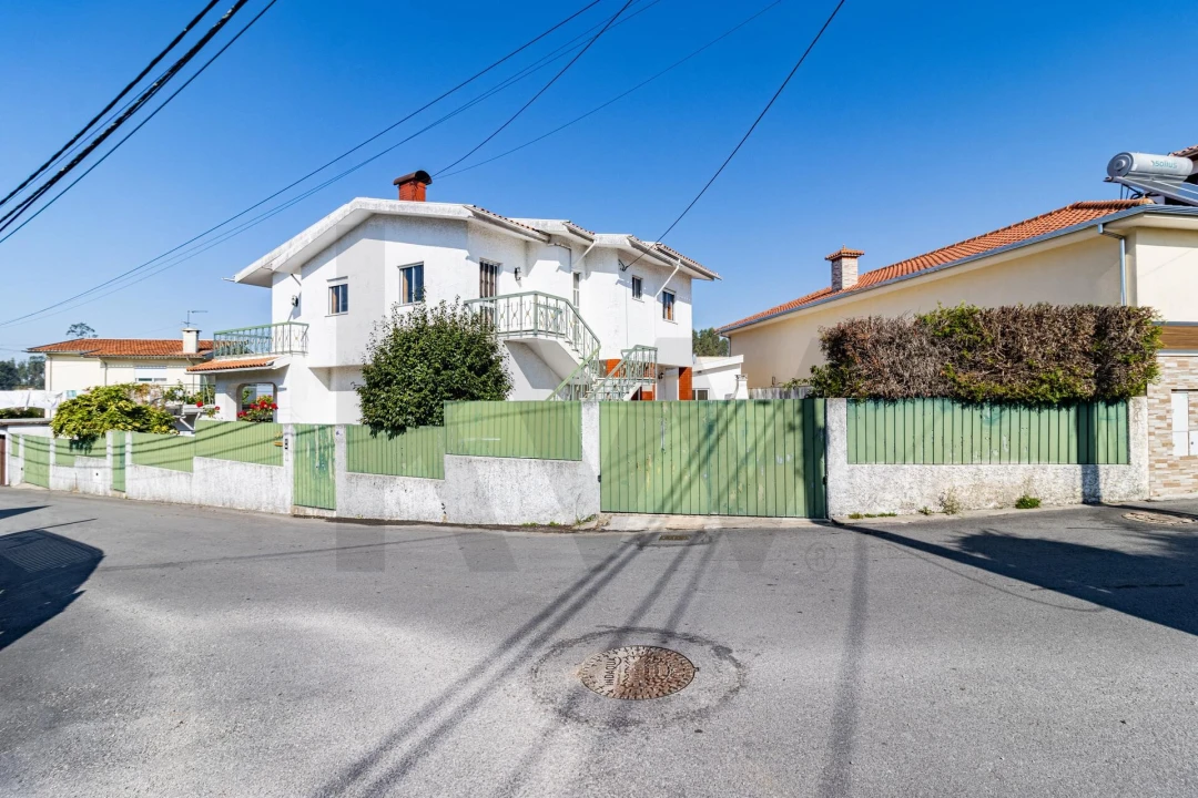 Moradia T3 para Venda em Vila de Cucujães Foto 5