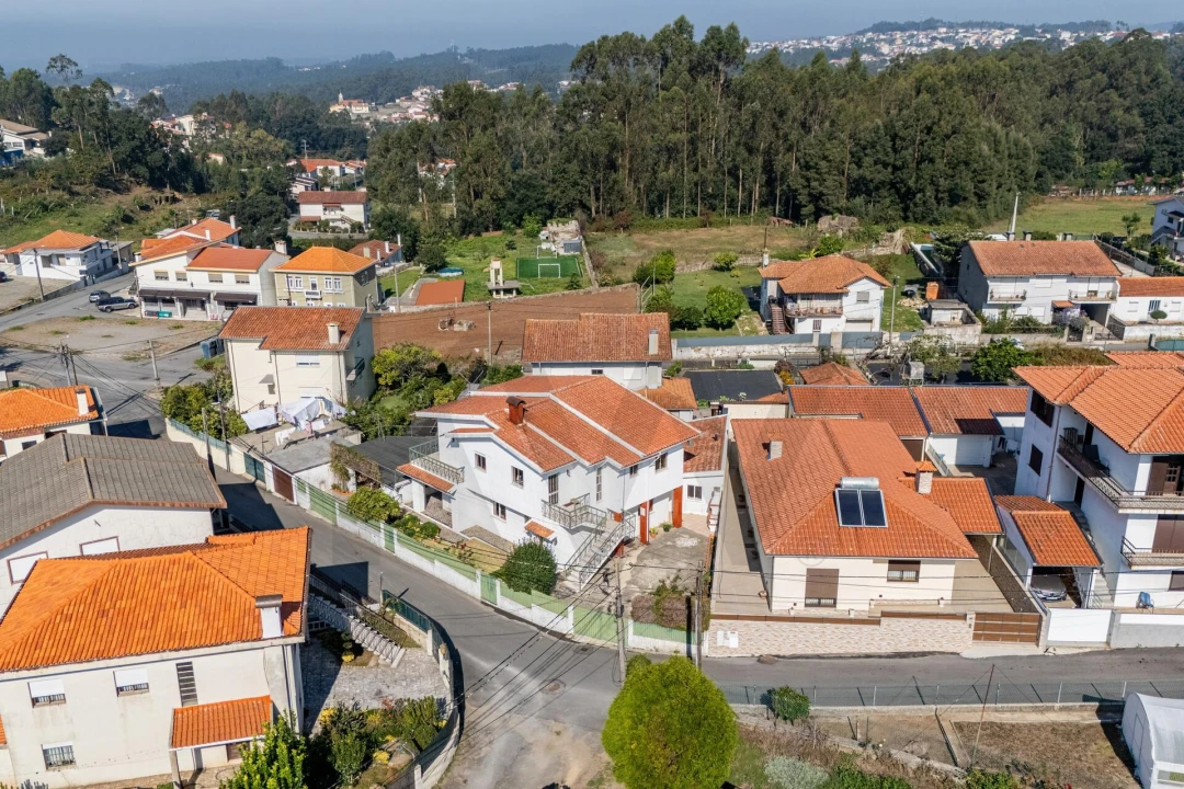 Moradia T3 para Venda em Vila de Cucujães Foto 1