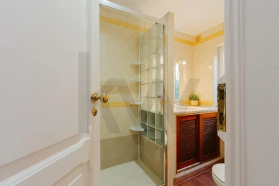 Apartamento T4 para Arrendamento em Santo António