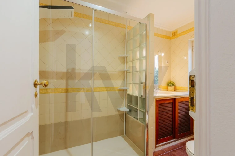 Apartamento T4 para Arrendamento em Santo António Foto 19