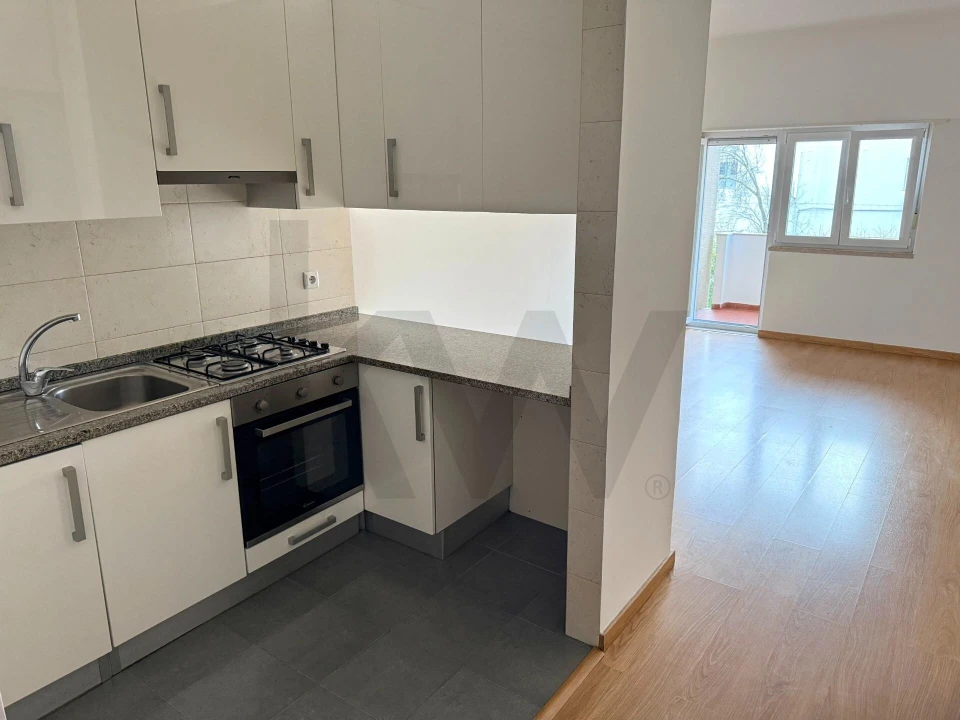 Apartamento T1 para Arrendamento em Arroios Foto 1