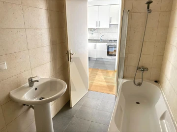 Apartamento T1 para Arrendamento em Arroios
