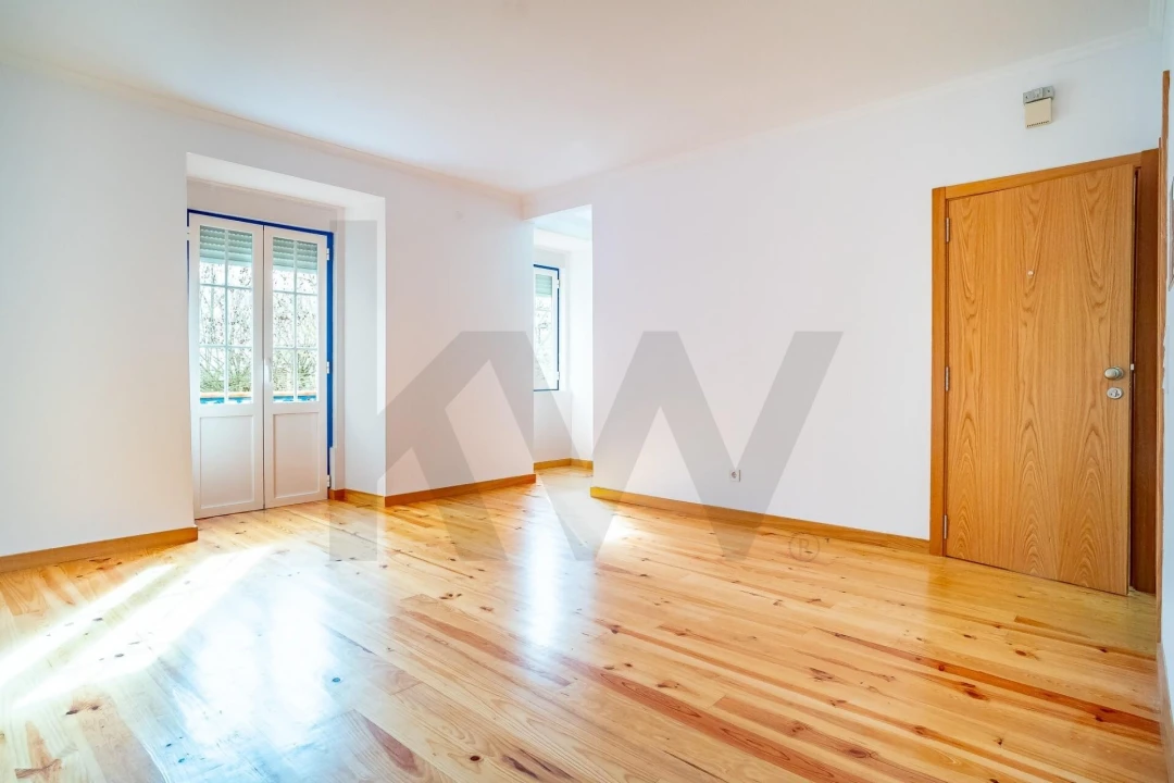 Apartamento T2 para Arrendamento em Caparica e Trafaria Foto 3