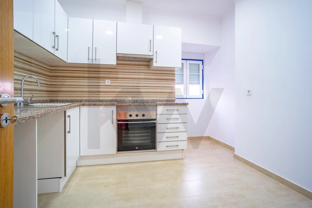 Apartamento T2 para Arrendamento em Caparica e Trafaria Foto 1