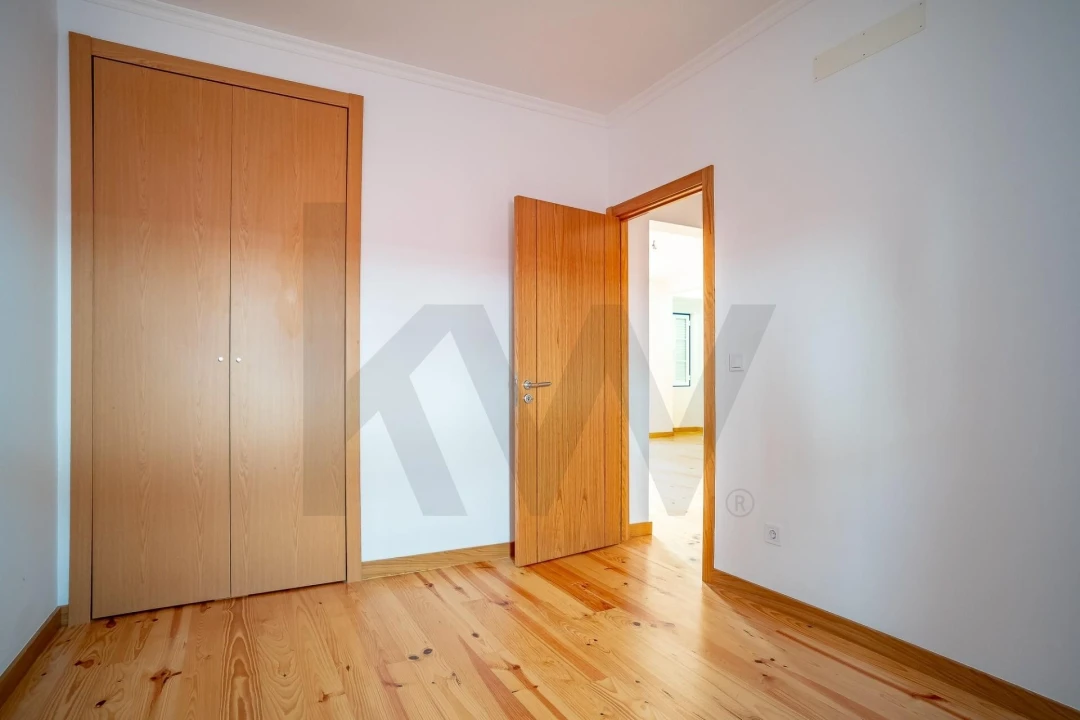 Apartamento T2 para Arrendamento em Caparica e Trafaria Foto 8