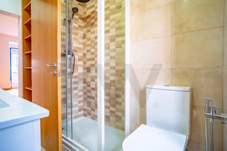 Apartamento T2 para Arrendamento em Caparica e Trafaria Foto 6