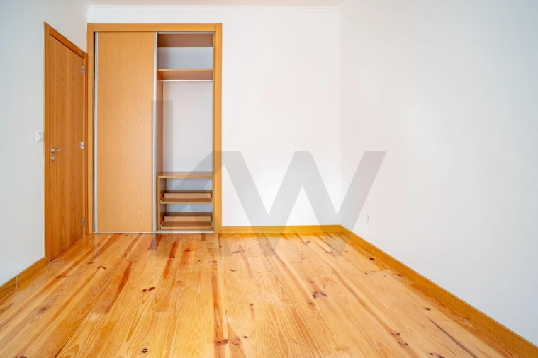 Apartamento T2 para Arrendamento em Caparica e Trafaria Foto 10
