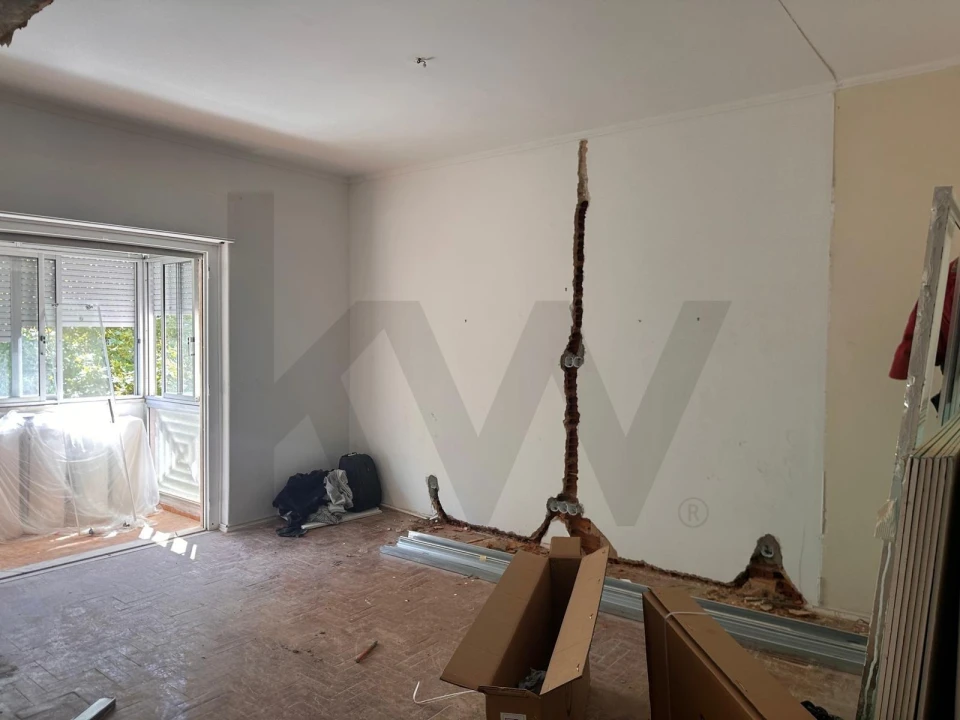 Apartamento T3 para Venda em Benfica Foto 3