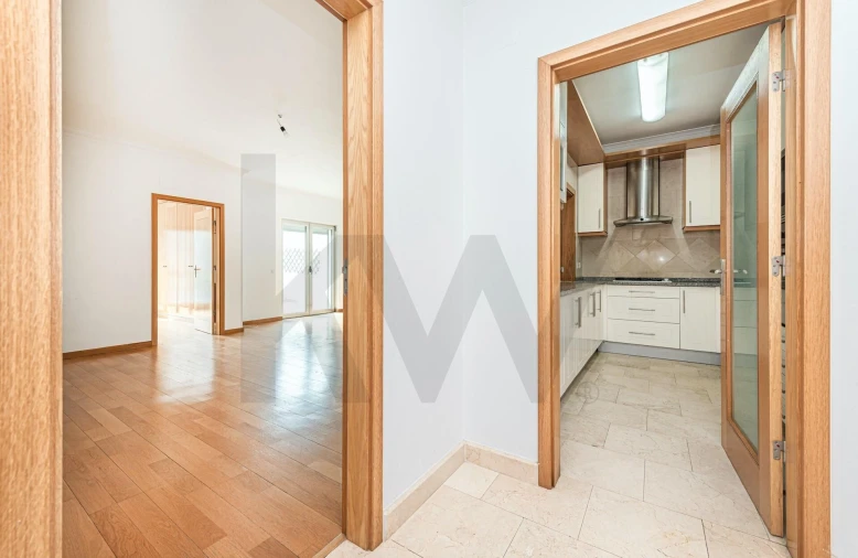 Apartamento T1 para Arrendamento em Arroios Foto 13