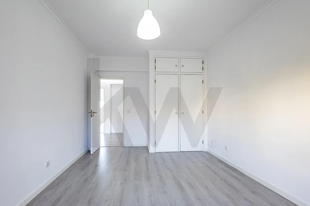 Apartamento T3 para Venda em Laranjeiro e Feijó Foto 23