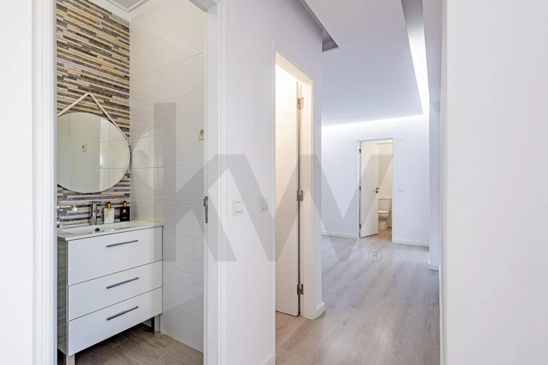 Apartamento T3 para Venda em Laranjeiro e Feijó Foto 11