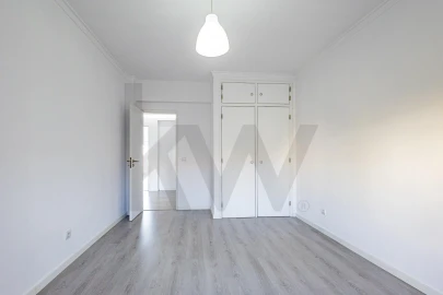 Apartamento T3 para Venda em Laranjeiro e Feijó