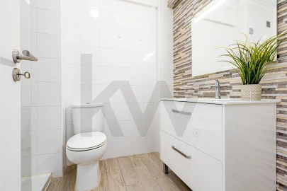 Apartamento T3 para Venda em Laranjeiro e Feijó