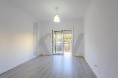 Apartamento T3 para Venda em Laranjeiro e Feijó