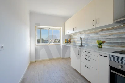 Apartamento T3 para Venda em Laranjeiro e Feijó