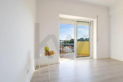 Apartamento T3 para Venda em Laranjeiro e Feijó