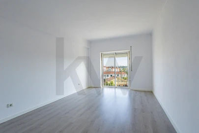 Apartamento T3 para Venda em Laranjeiro e Feijó