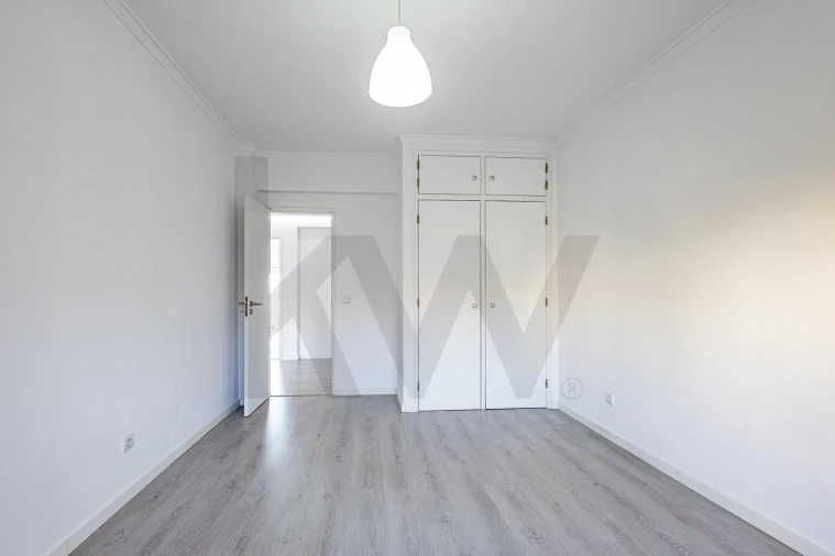 Apartamento T3 para Venda em Laranjeiro e Feijó Foto 23