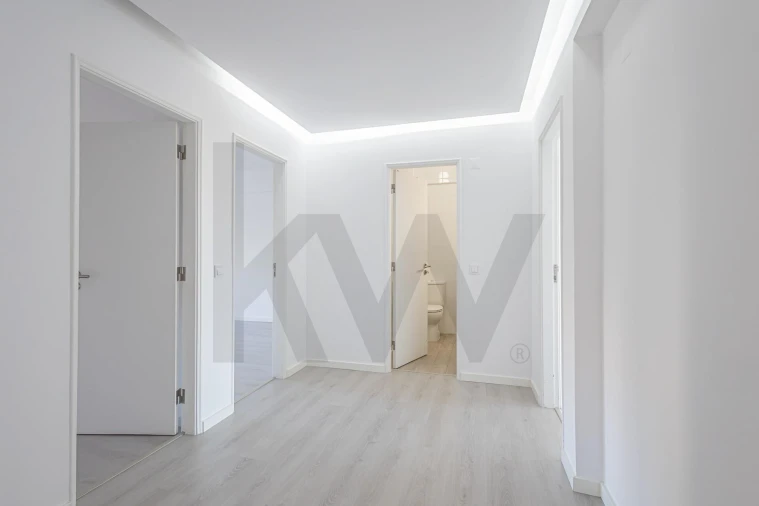 Apartamento T3 para Venda em Laranjeiro e Feijó Foto 12
