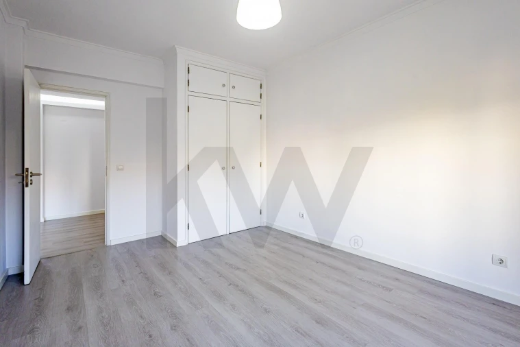 Apartamento T3 para Venda em Laranjeiro e Feijó Foto 24