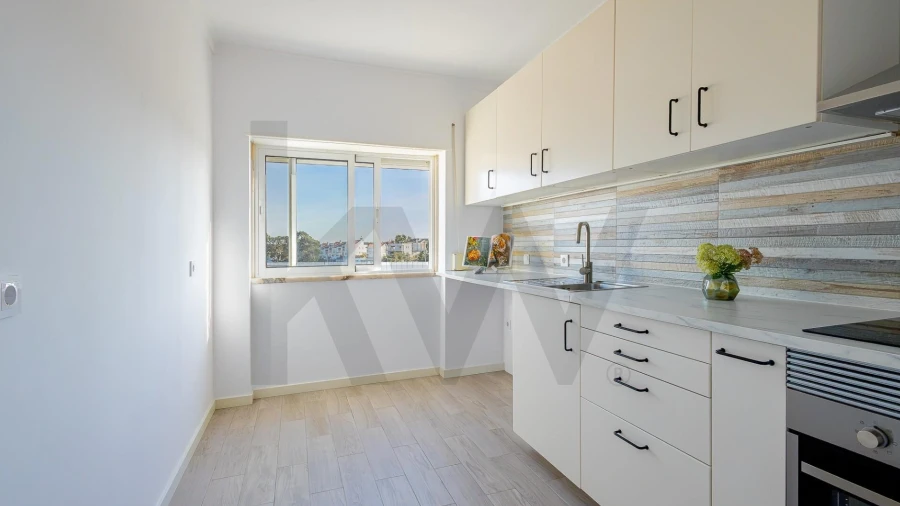 Apartamento T3 para Venda em Laranjeiro e Feijó