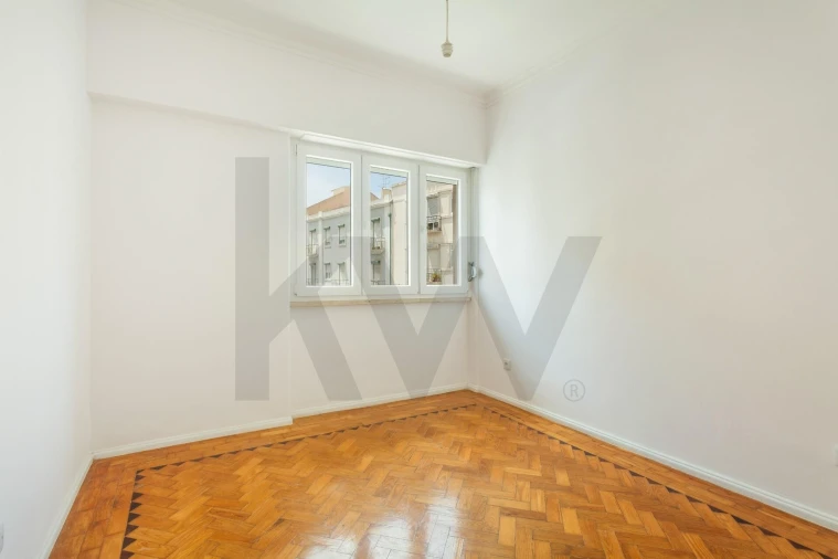 Apartamento T2 para Arrendamento em Avenidas Novas Foto 14