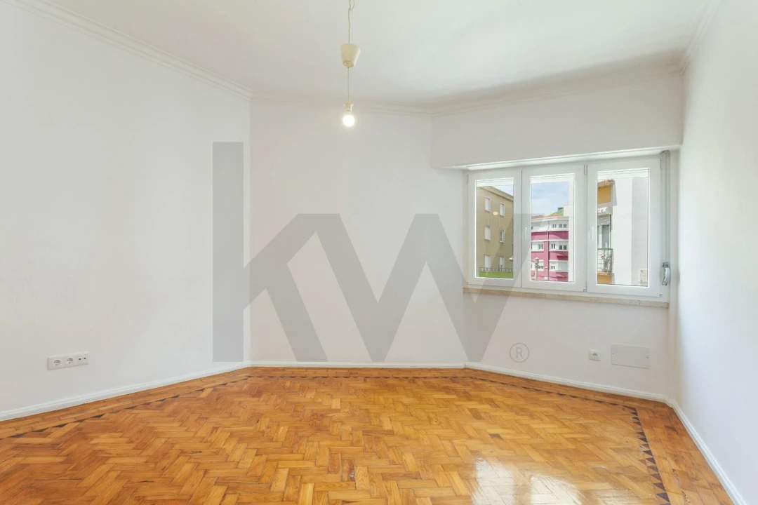 Apartamento T2 para Arrendamento em Avenidas Novas Foto 4