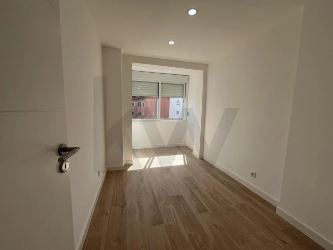 Apartamento T3 para Venda em Odivelas Foto 8
