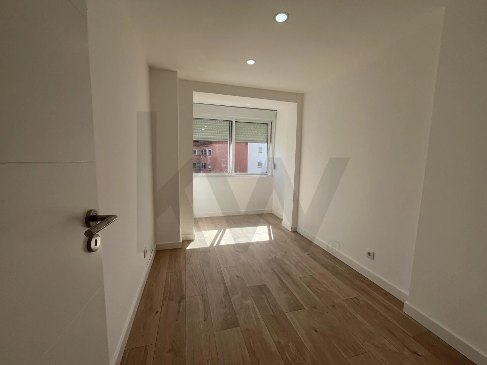 Apartamento T3 para Venda em Odivelas Foto 8
