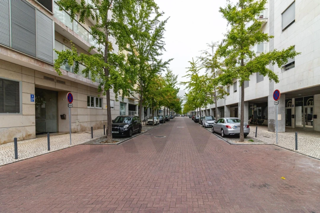 Apartamento T4 para Venda em Parque das Nações Foto 36