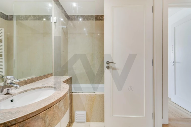 Apartamento T4 para Venda em Parque das Nações Foto 21